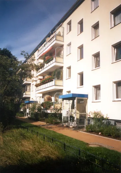 Ordentliche Wohnung mit schönem ruhigen Innenhof - FEZ direkt gegenüber - Ideal für kleine Familie! — photo 1